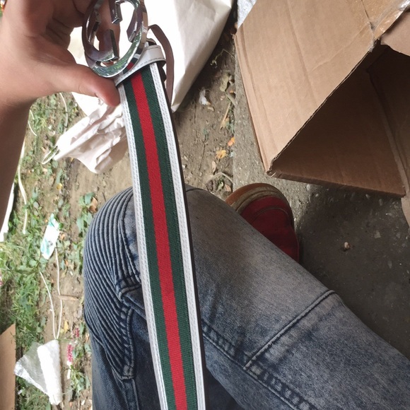 Real Gucci belt only been wear 1 time - Picture 4 of 4